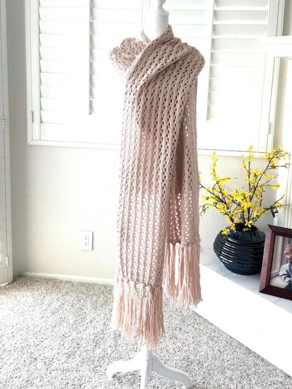 Abercrombie & Fitch Cozy Long Crochet Scarf Wrap Fringe Dusty Pink Soft